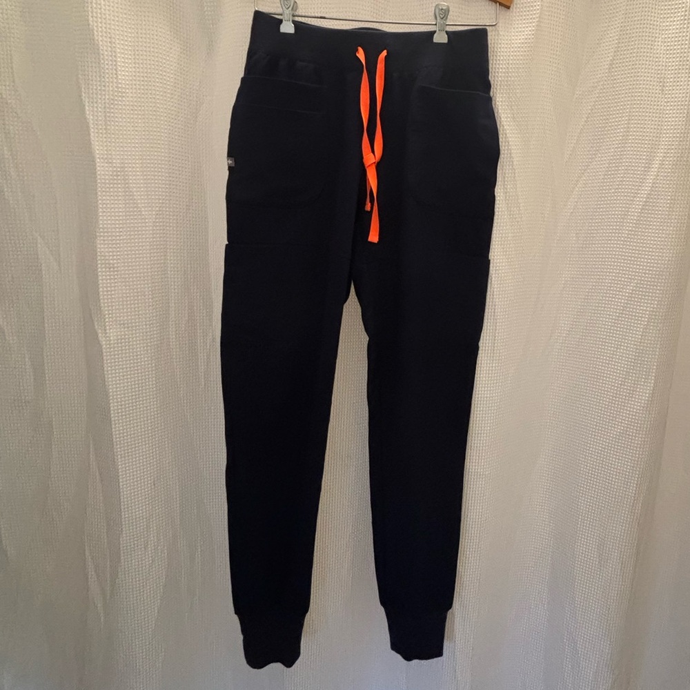 FIGS Zamora™ Jogger Scrub Pants – XS Tall – Navy